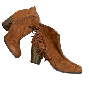 Qupid Brown Faux Suede Fringe Ankle Boots Size 7.5